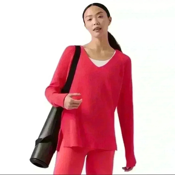 Athleta Hanover Refined V Neck Sweater Size M Pink Merino Wool Pullover Outdoor - Picture 1 of 7